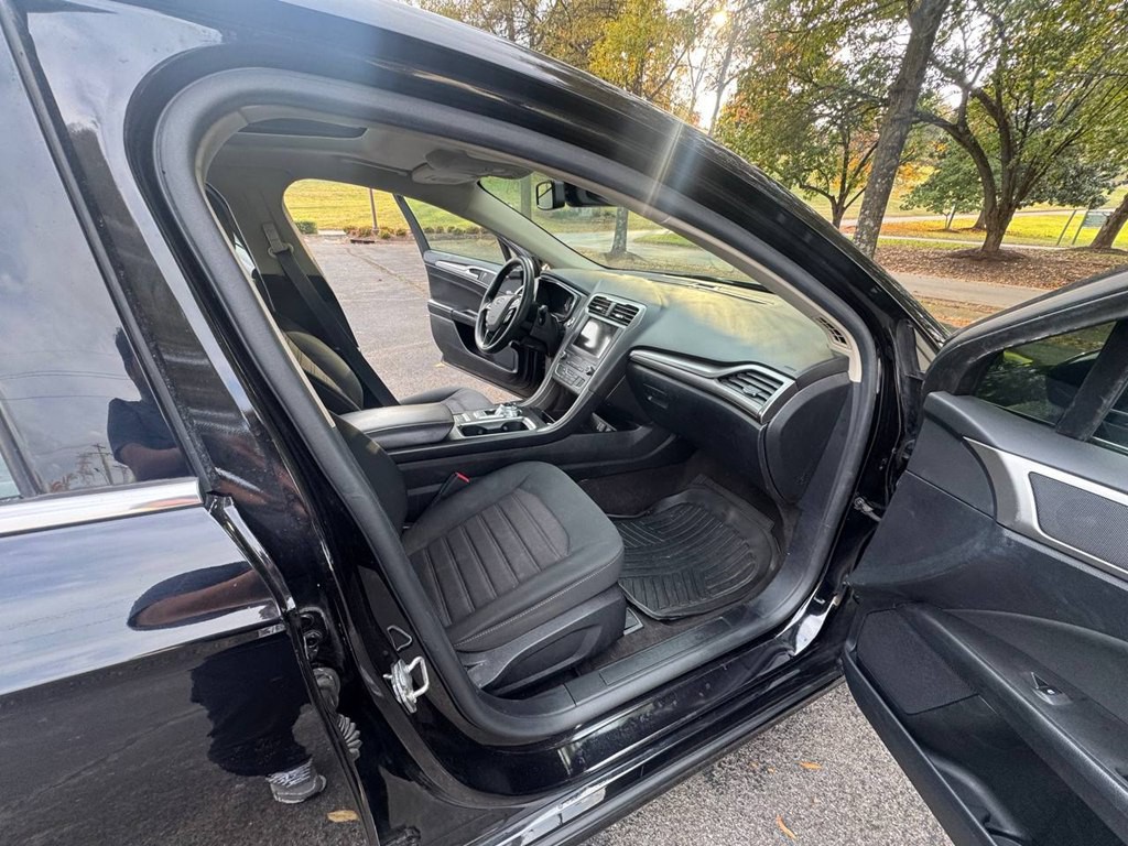 2020 Ford Fusion Image 12