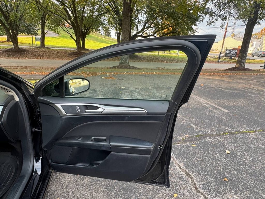 2020 Ford Fusion Image 13