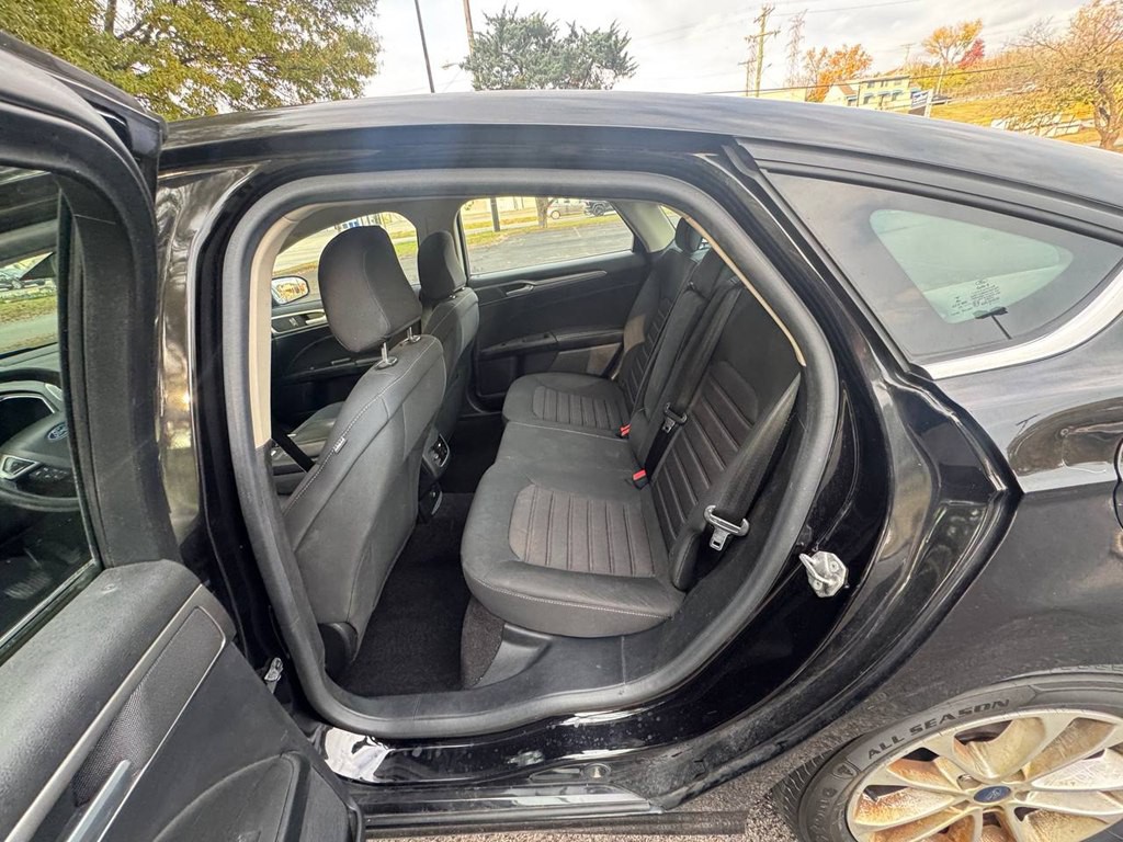 2020 Ford Fusion Image 16