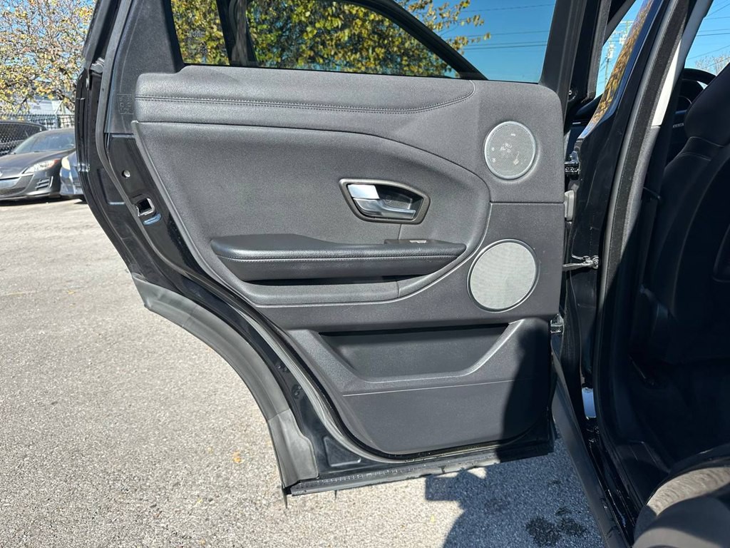 2017 Land Rover Range Rover Evoque Image 18