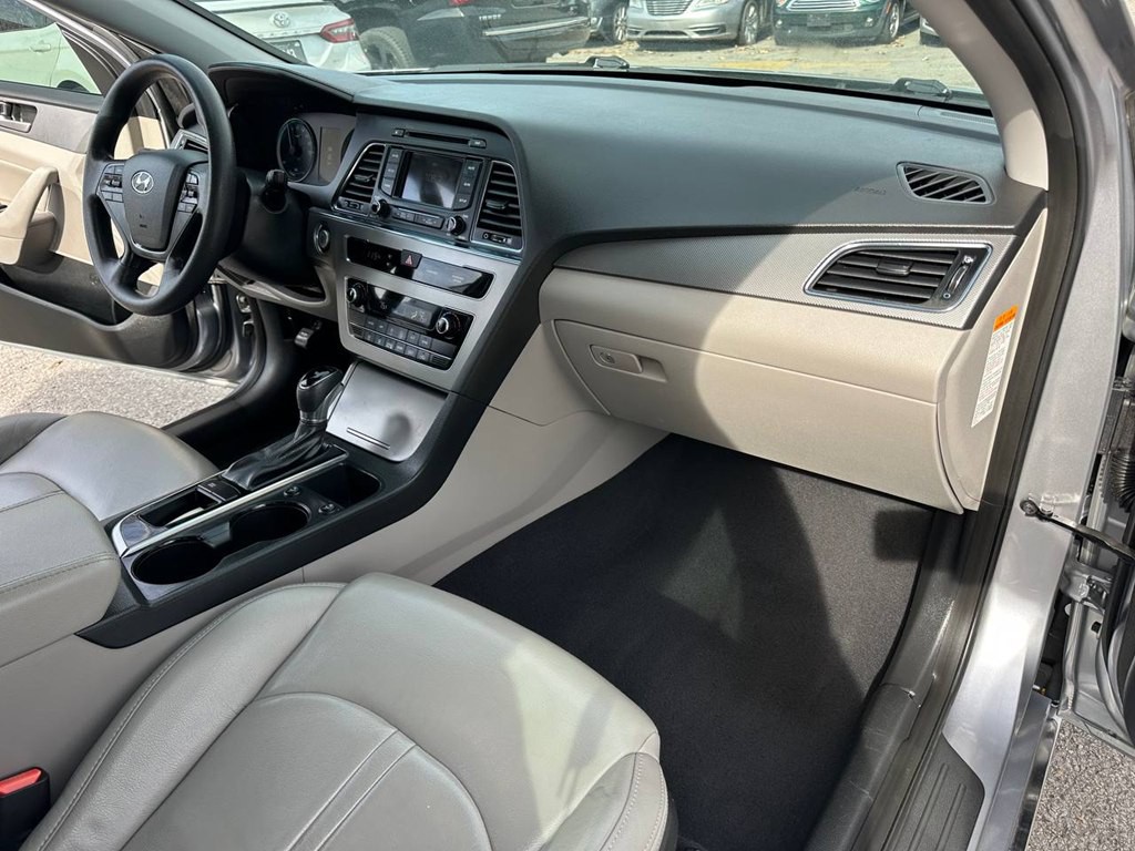 2016 Hyundai Sonata Image 24