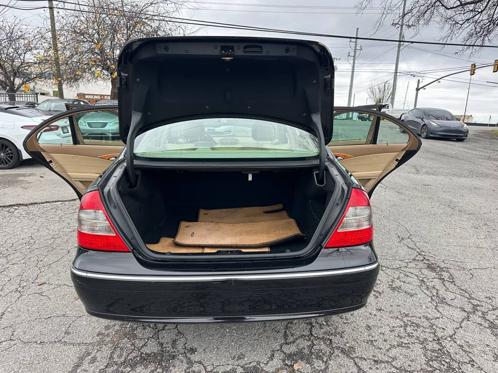2008 Mercedes-Benz E-Class Image 12