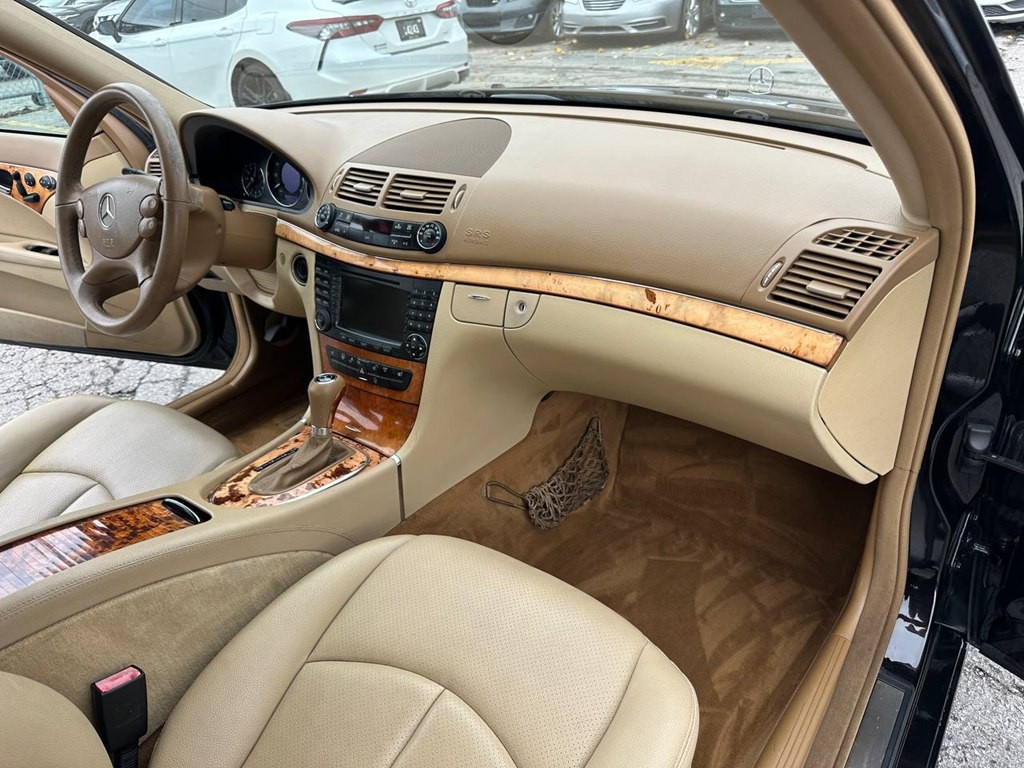 2008 Mercedes-Benz E-Class Image 24