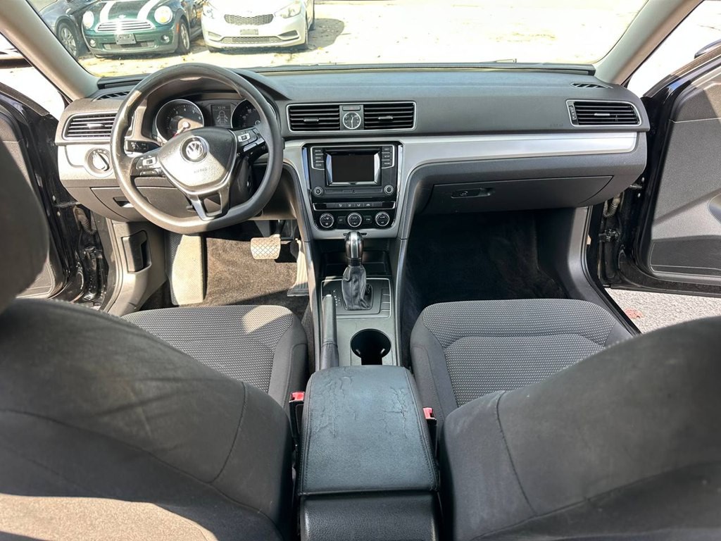 2016 Volkswagen Passat Image 21