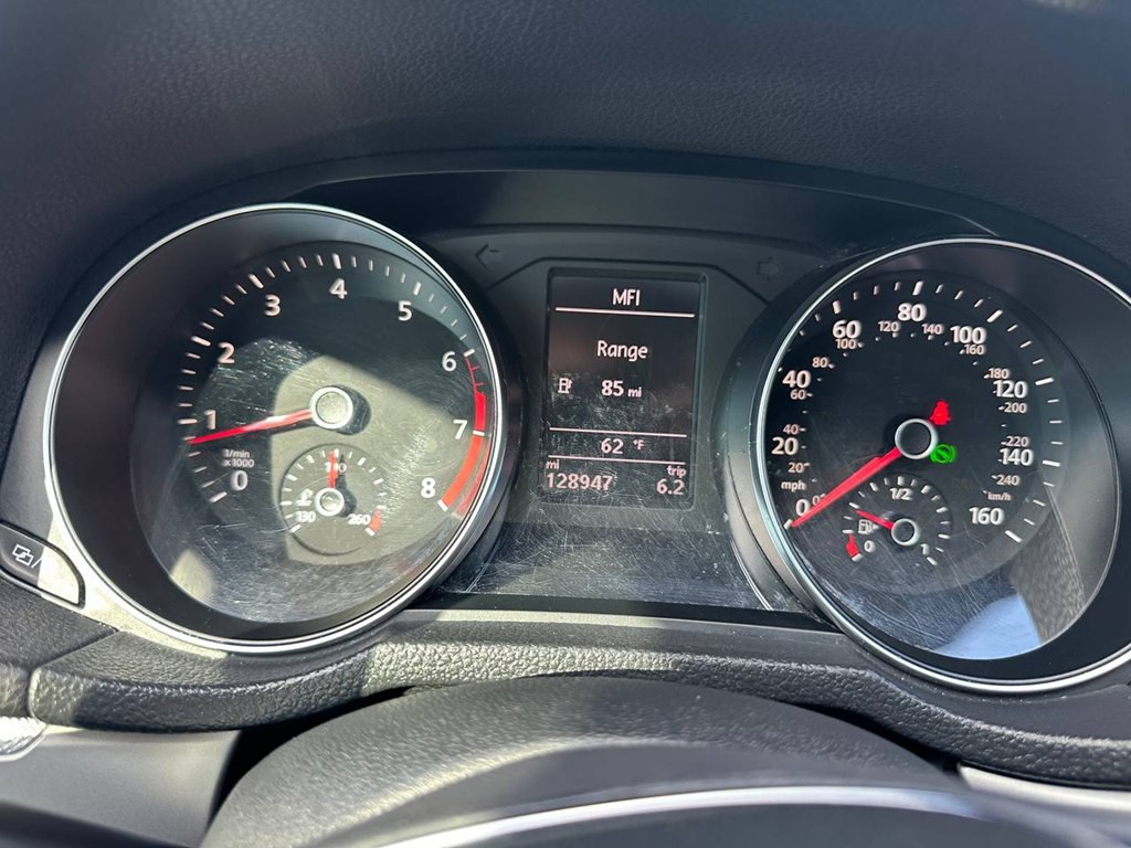 2016 Volkswagen Passat Image 35