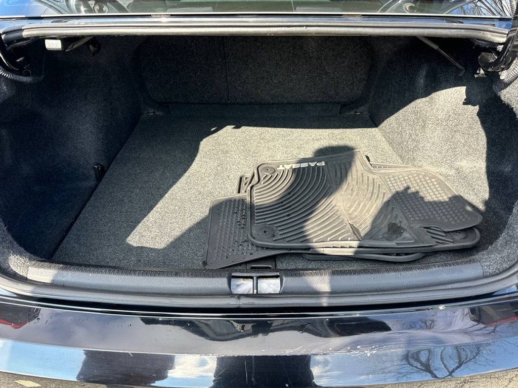 2016 Volkswagen Passat Image 12