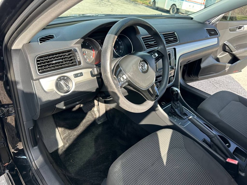 2016 Volkswagen Passat Image 15