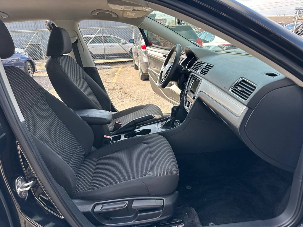 2016 Volkswagen Passat Image 25