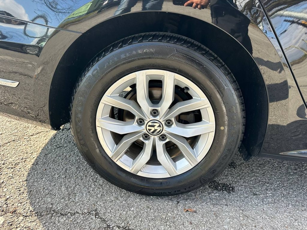 2016 Volkswagen Passat Image 27