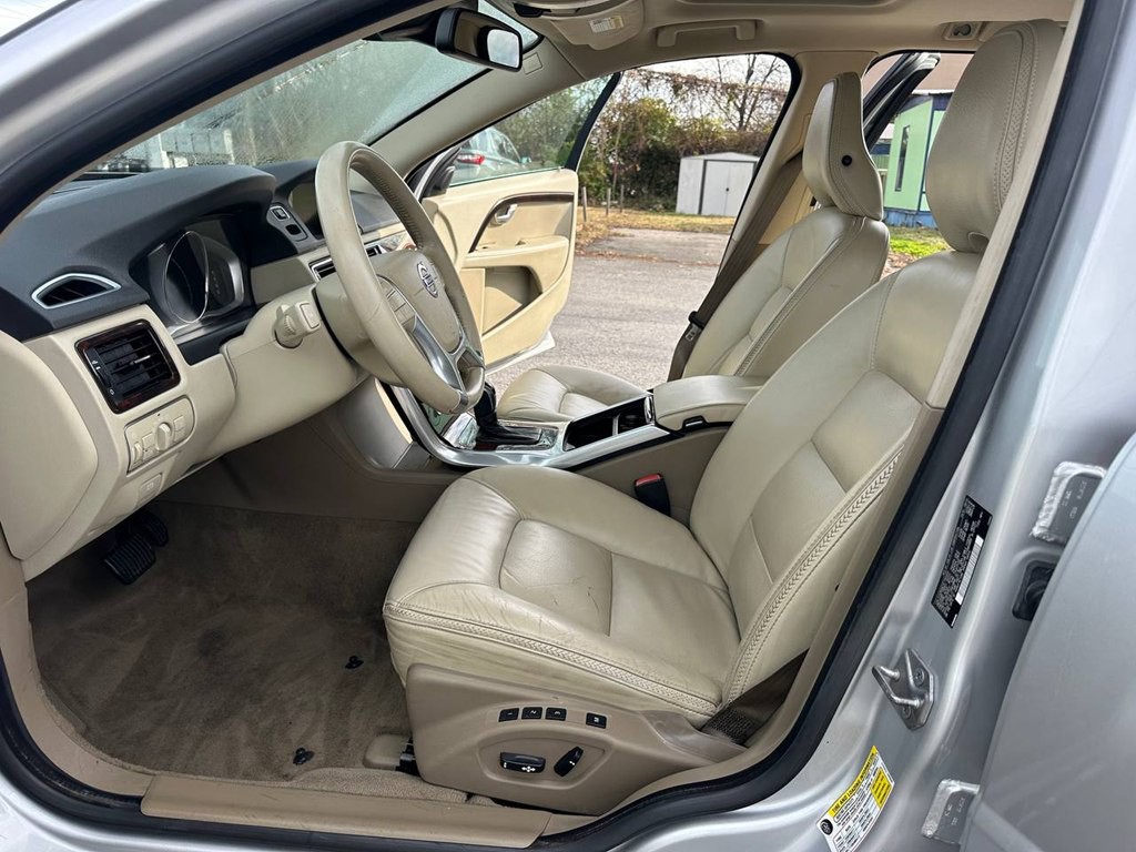 2014 Volvo XC70 Image 14