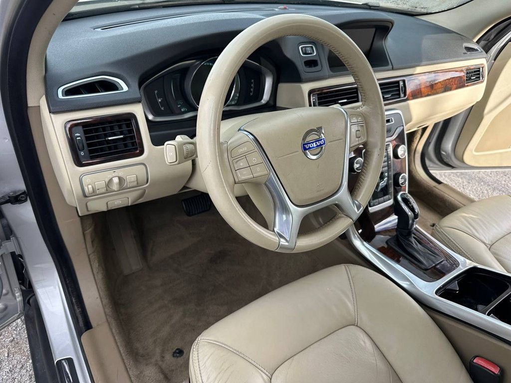 2014 Volvo XC70 Image 16