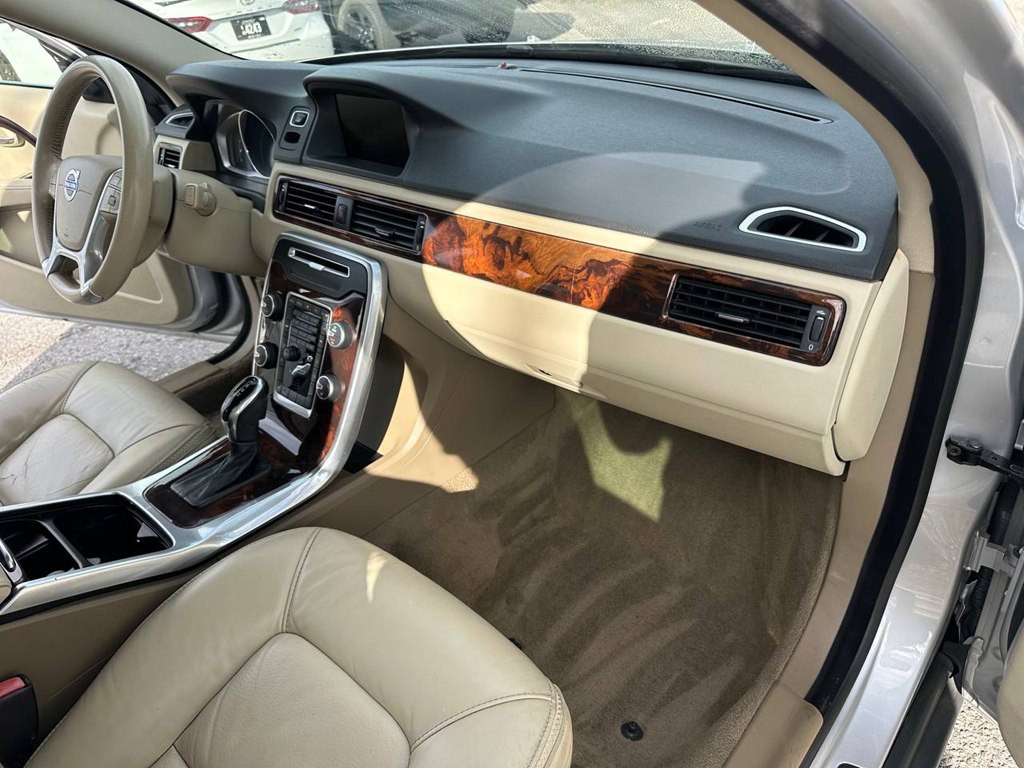 2014 Volvo XC70 Image 26