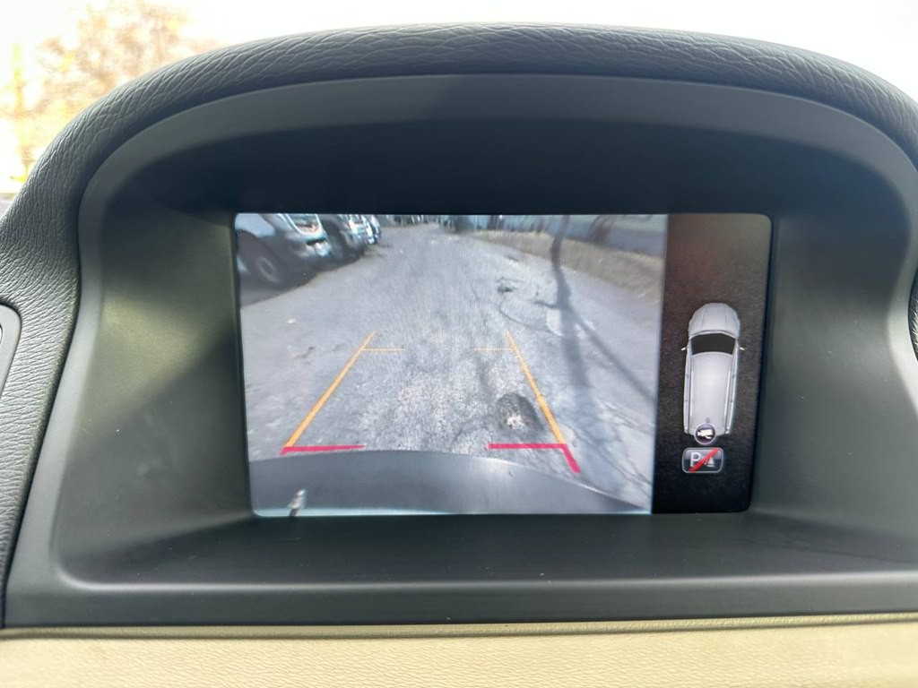 2014 Volvo XC70 Image 32