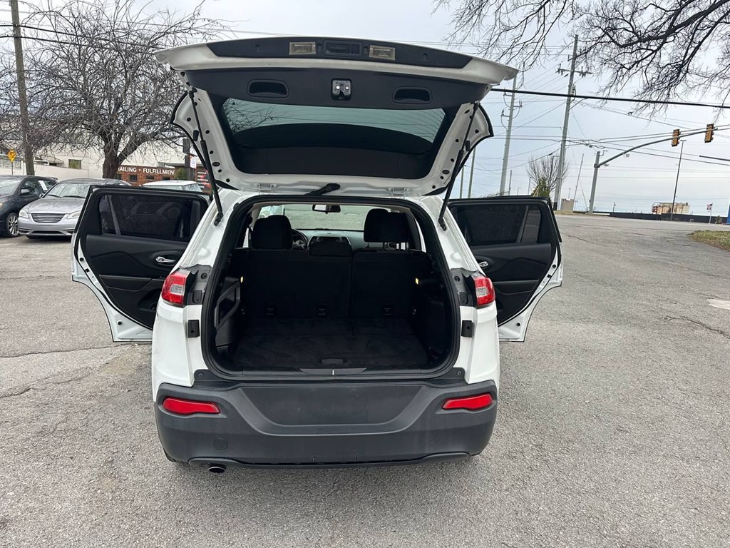 2015 Jeep Cherokee Image 12