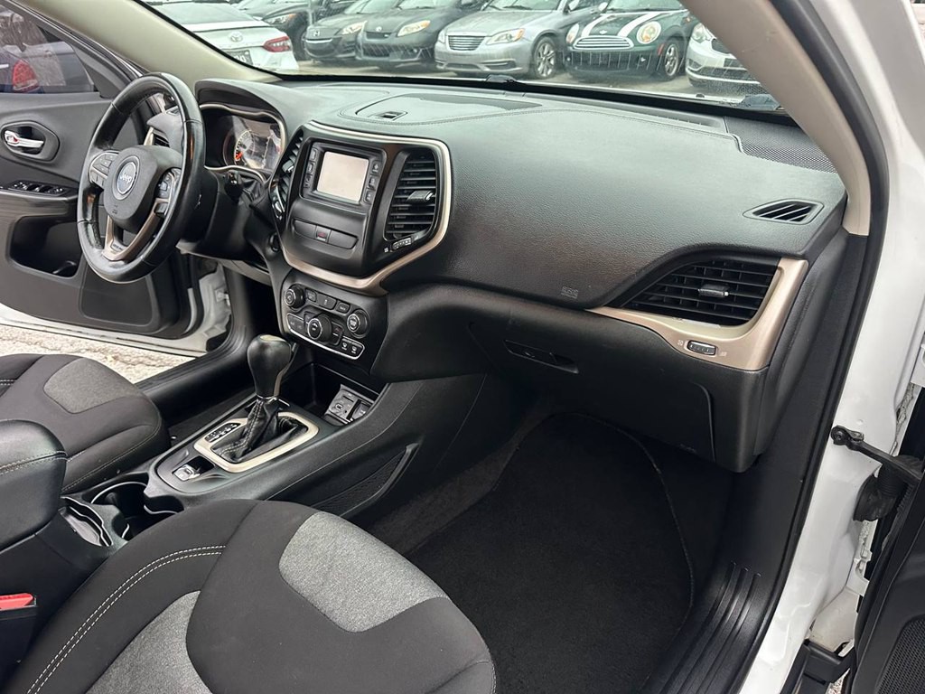 2015 Jeep Cherokee Image 25