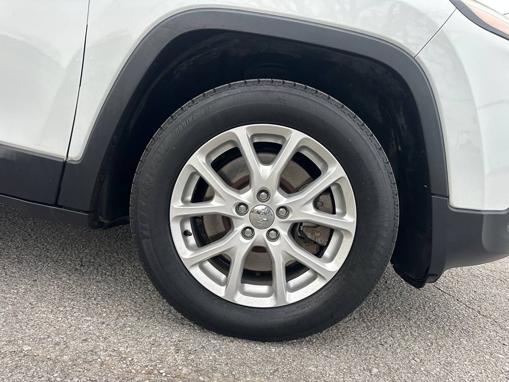 2015 Jeep Cherokee Image 28