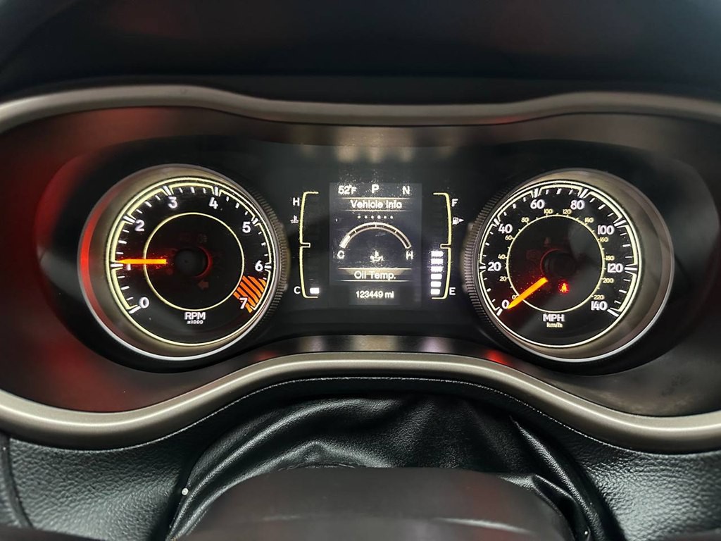 2015 Jeep Cherokee Image 34