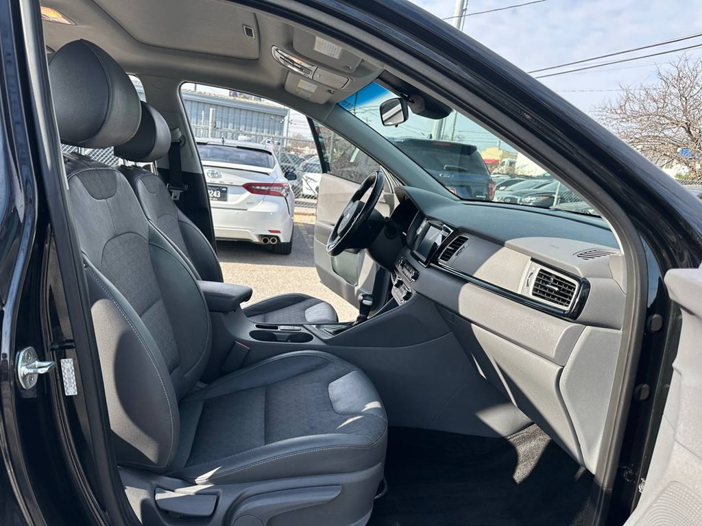 2017 Kia Niro Image 24