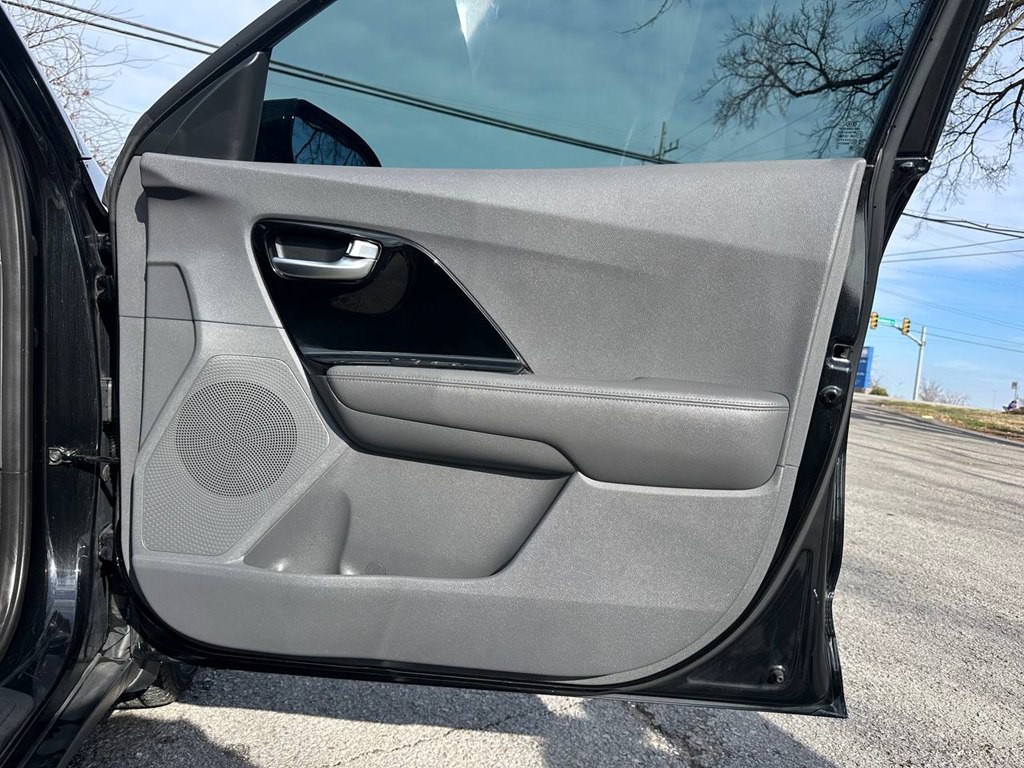 2017 Kia Niro Image 28