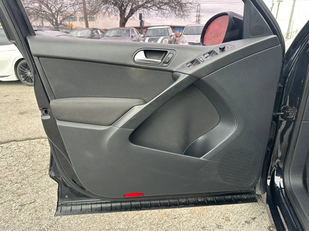 2012 Volkswagen Tiguan Image 16