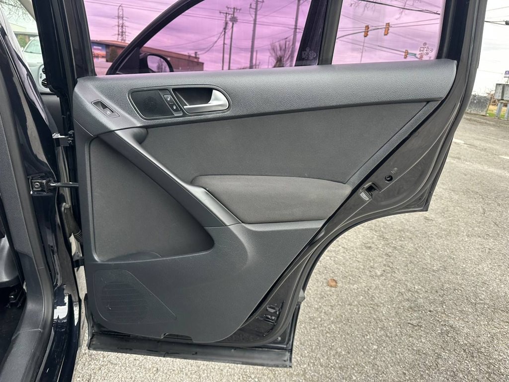 2012 Volkswagen Tiguan Image 23