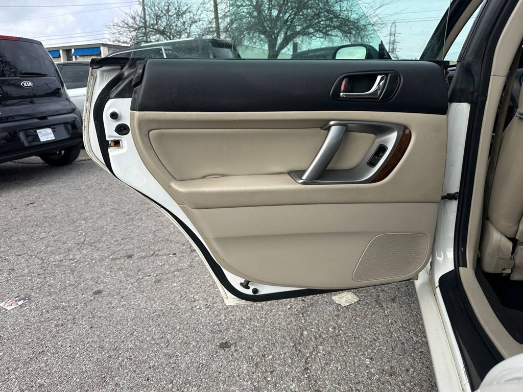 2009 Subaru Legacy Image 18