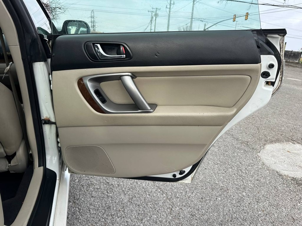 2009 Subaru Legacy Image 21
