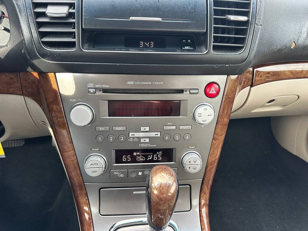 2009 Subaru Legacy Image 32