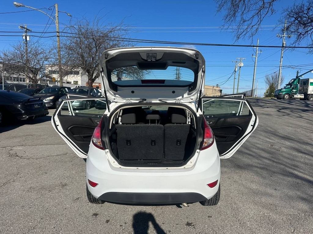 2014 Ford Fiesta Image 11