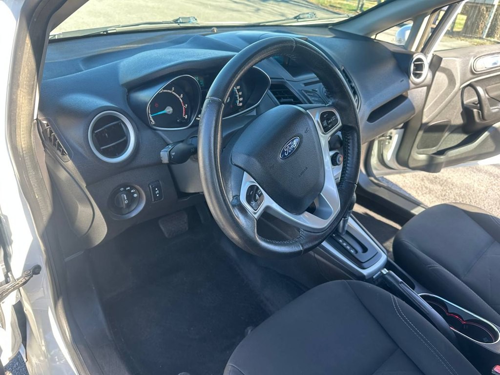 2014 Ford Fiesta Image 15
