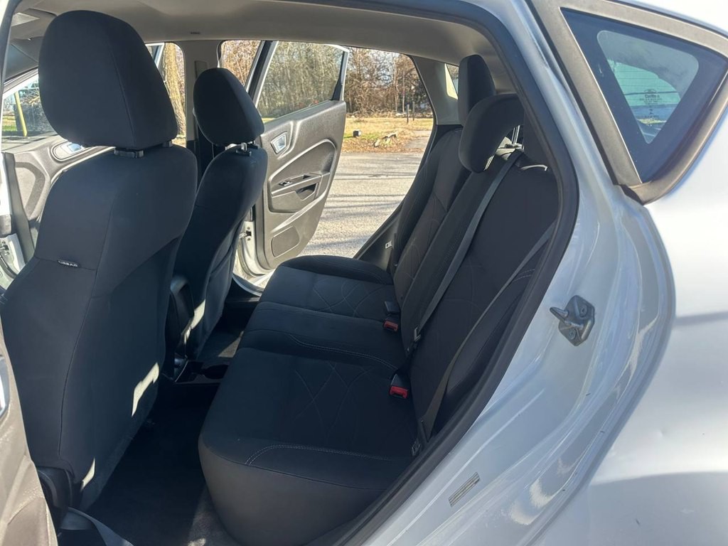 2014 Ford Fiesta Image 16