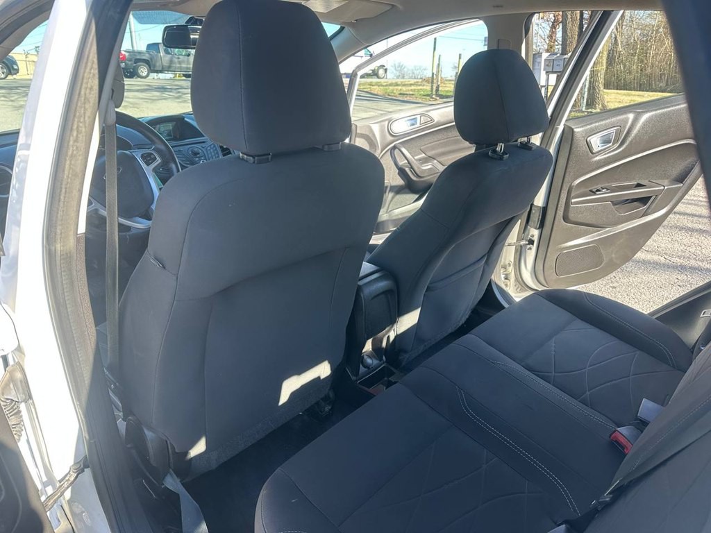 2014 Ford Fiesta Image 18