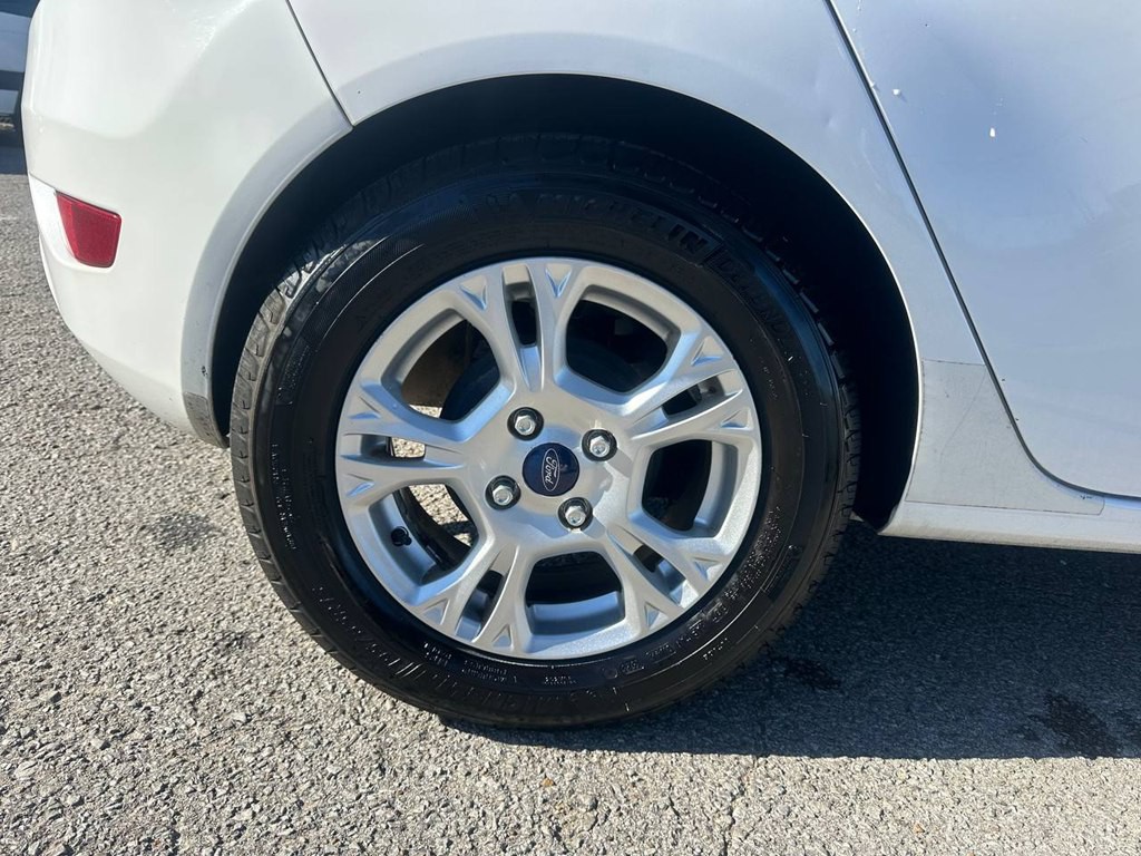 2014 Ford Fiesta Image 26