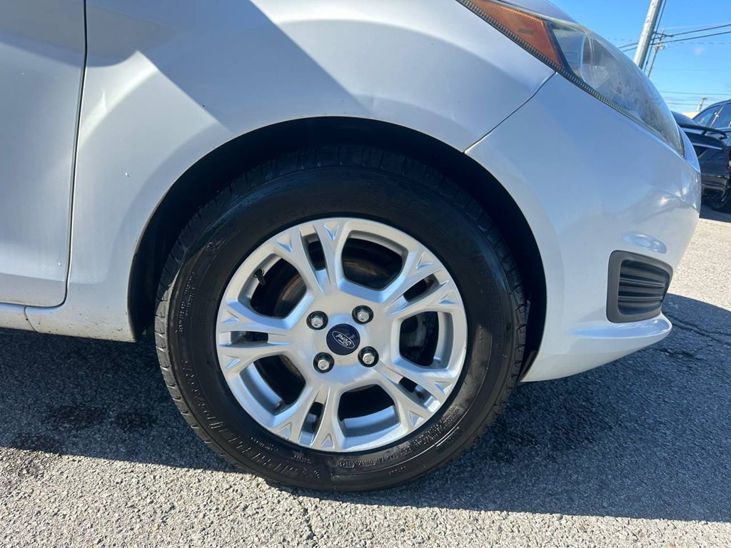 2014 Ford Fiesta Image 27