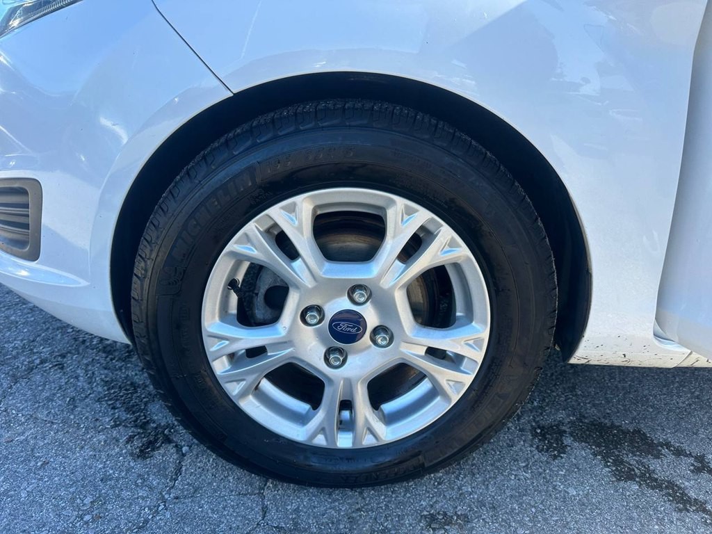 2014 Ford Fiesta Image 30