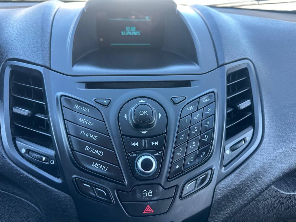 2014 Ford Fiesta Image 31