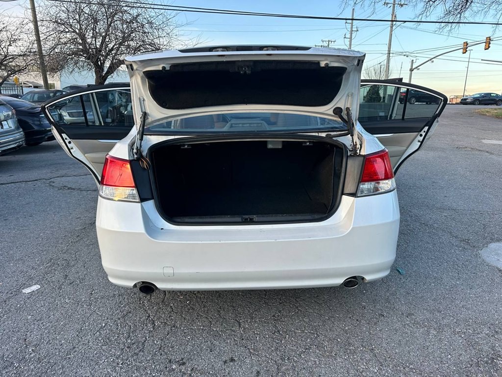 2014 Subaru Legacy Image 12