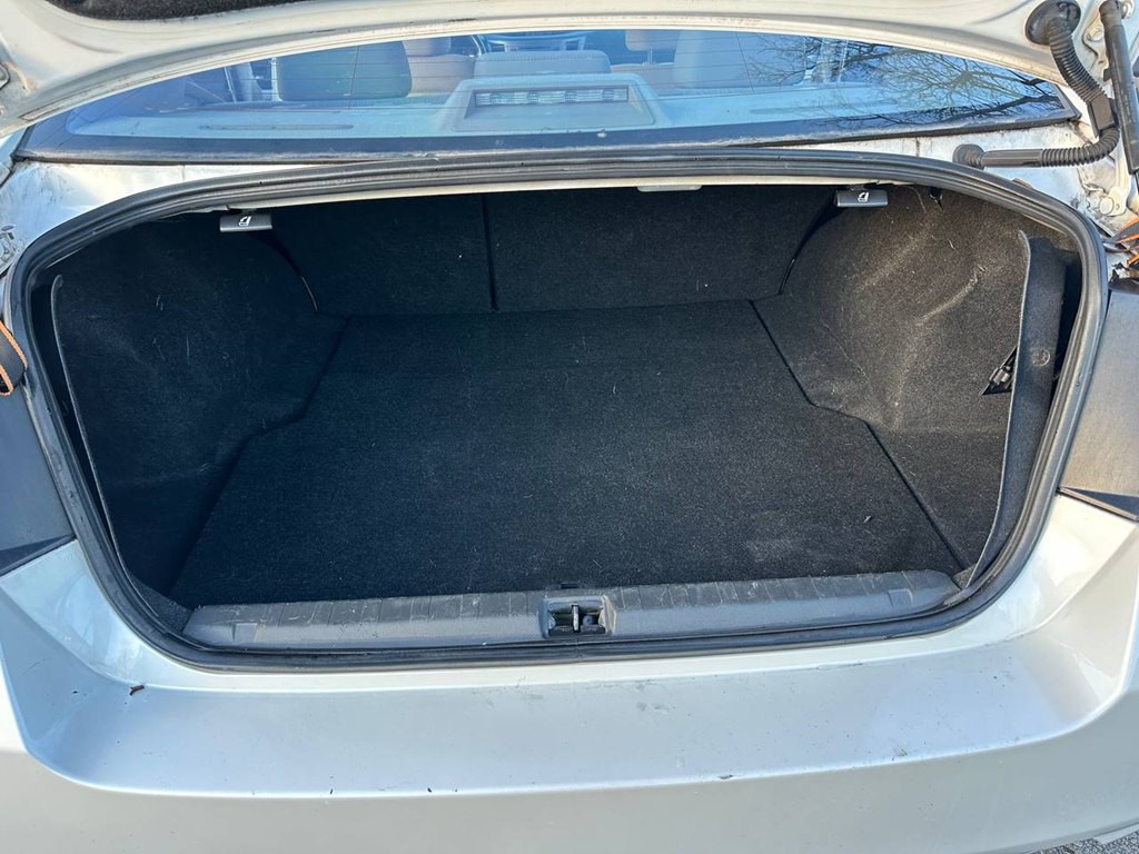 2014 Subaru Legacy Image 13