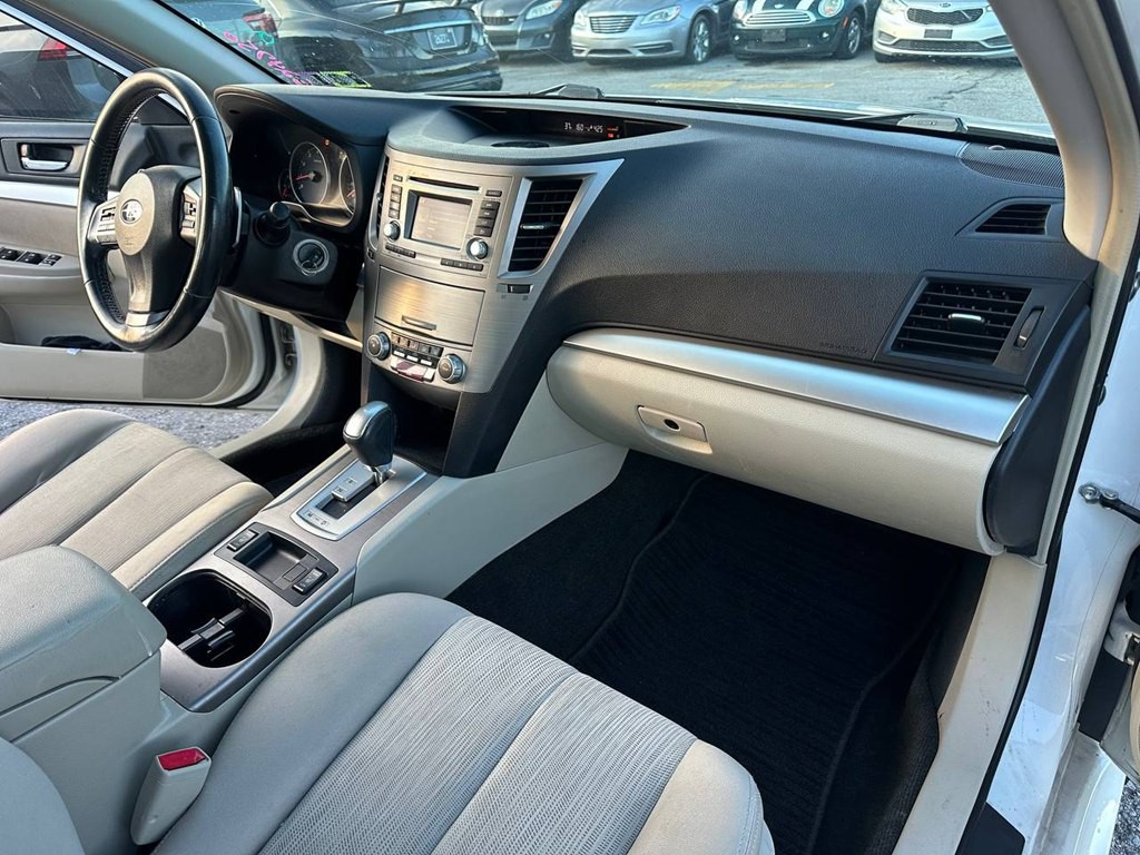2014 Subaru Legacy Image 15