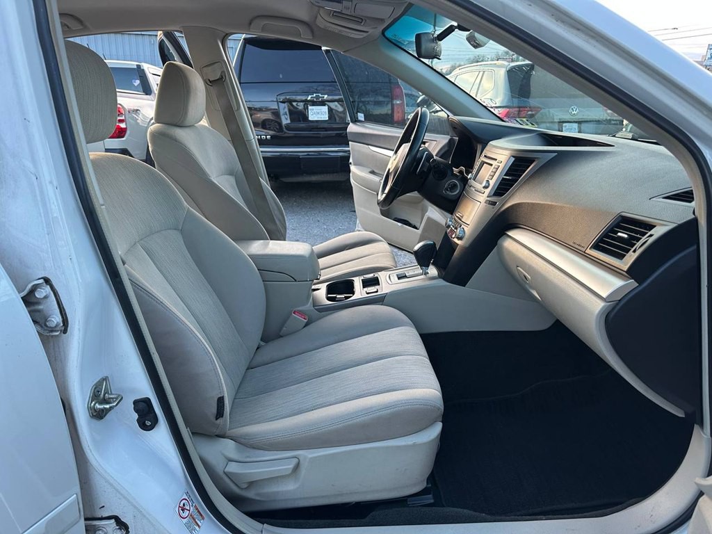 2014 Subaru Legacy Image 16