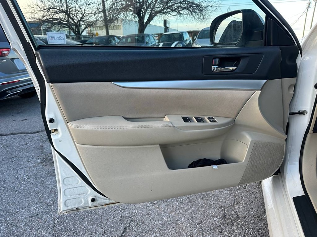 2014 Subaru Legacy Image 24