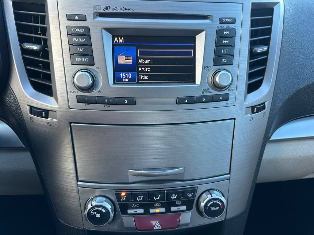 2014 Subaru Legacy Image 32