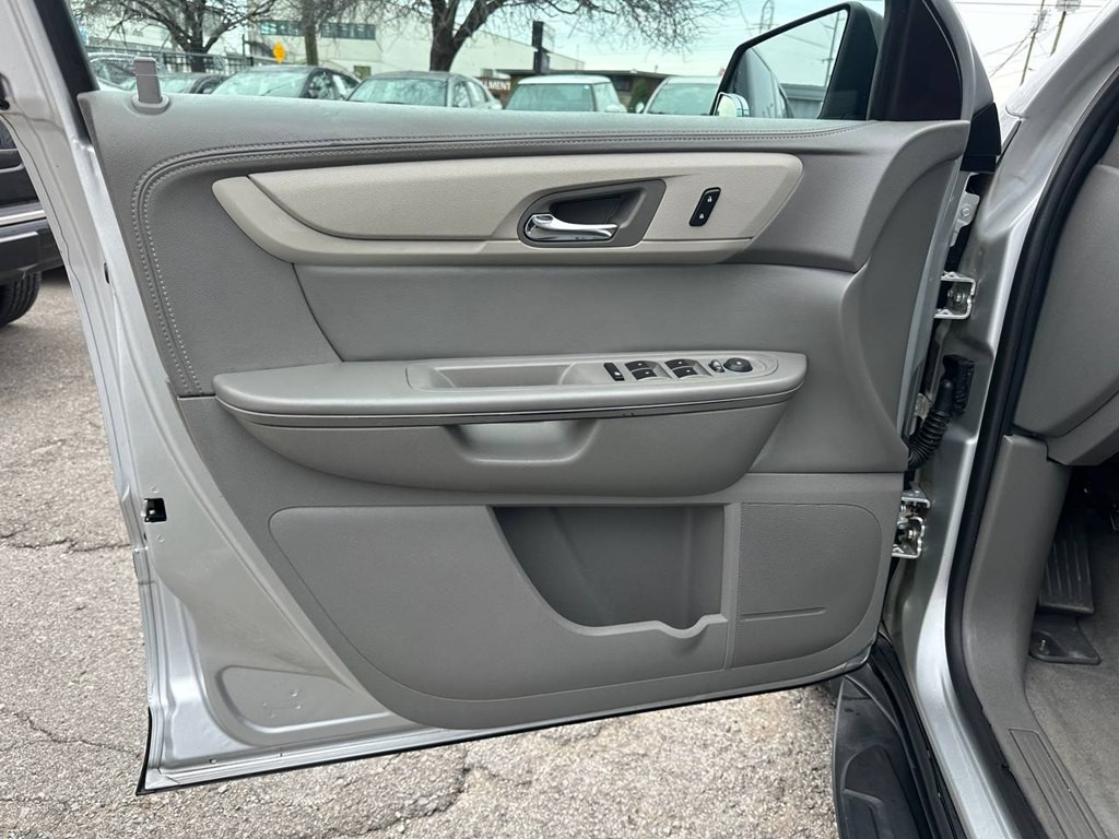 2017 Chevrolet Traverse Image 16