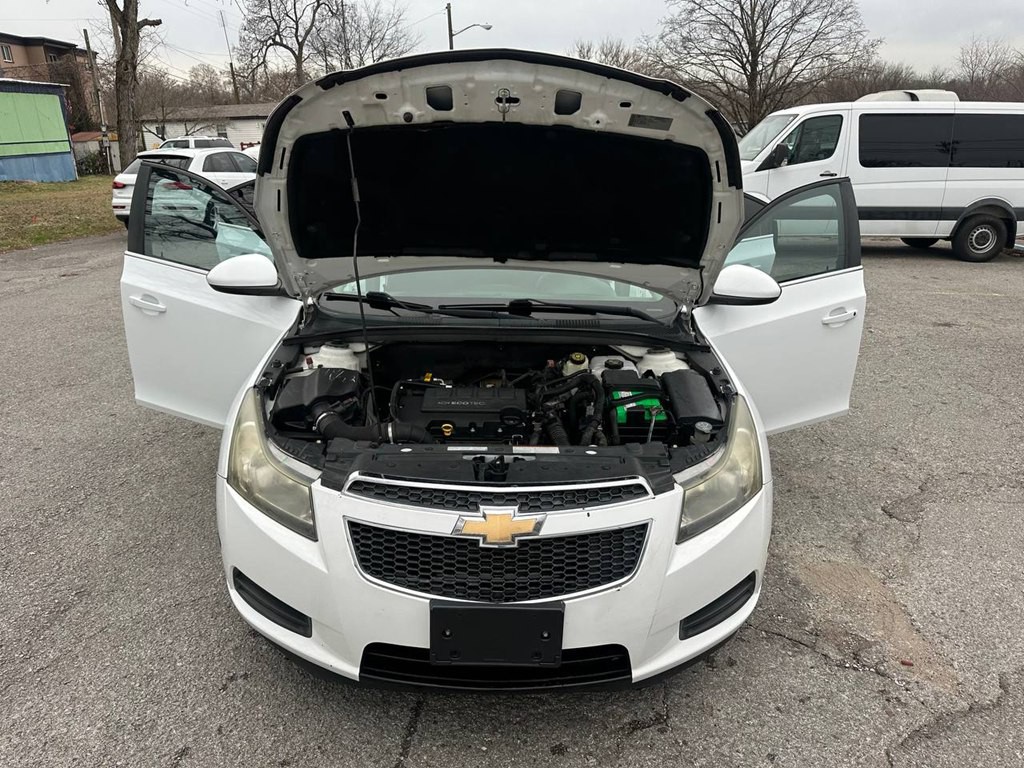 2012 Chevrolet Cruze Image 11