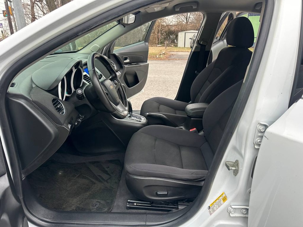 2012 Chevrolet Cruze Image 14