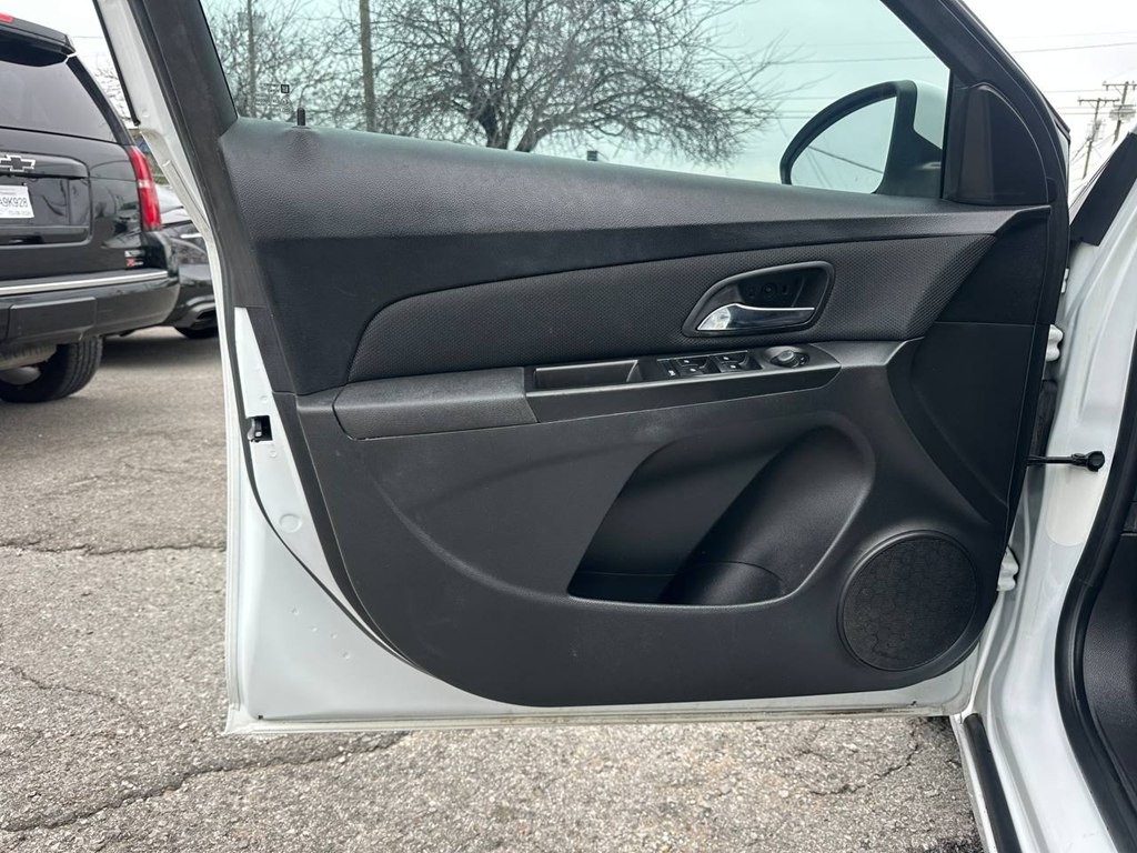 2012 Chevrolet Cruze Image 15