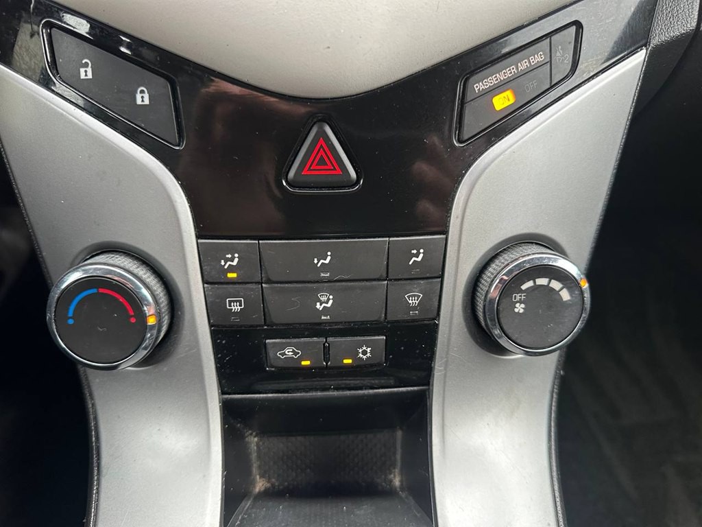 2012 Chevrolet Cruze Image 32