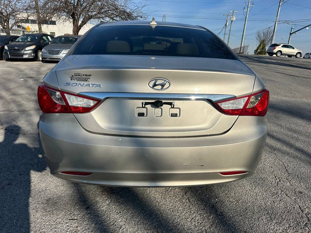 2011 Hyundai Sonata Image 7