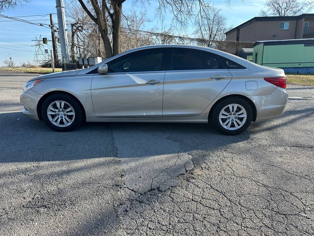 2011 Hyundai Sonata Image 10