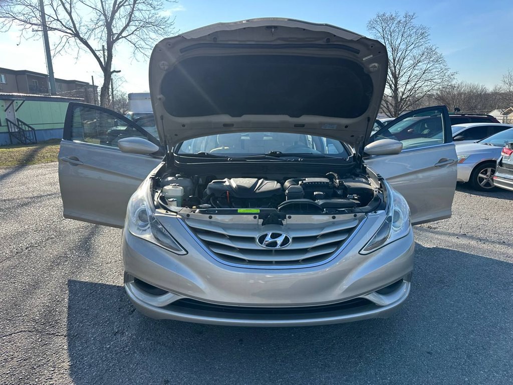 2011 Hyundai Sonata Image 11